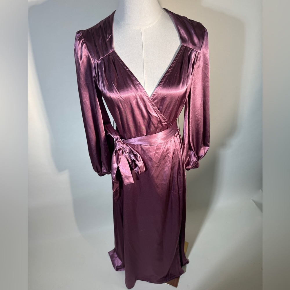 HOLLYWOODLAND BY ELLE REBEL STARLET SATIN ROBE GOWN IN PURPLE - Picture 5 of 11